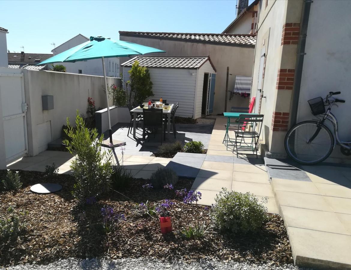Les Balises: Seaside Gîte with Spa in Saint Gilles Croix De Vie Exterior photo